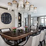 The Peninsula 5*