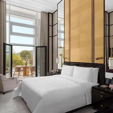 The Peninsula Otel 5*