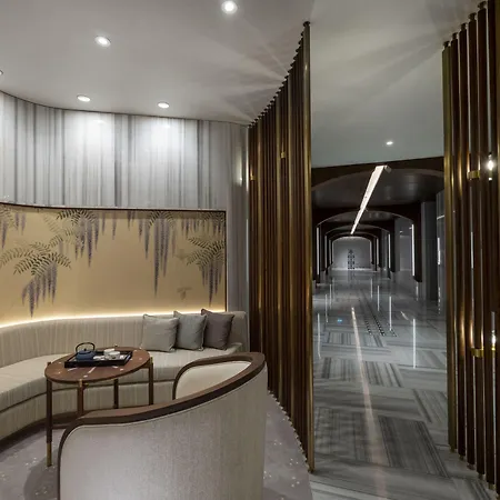 The Peninsula 호텔 5*